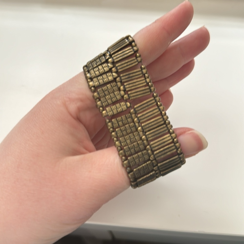 Unique Bracelet - Picture 2 of 6